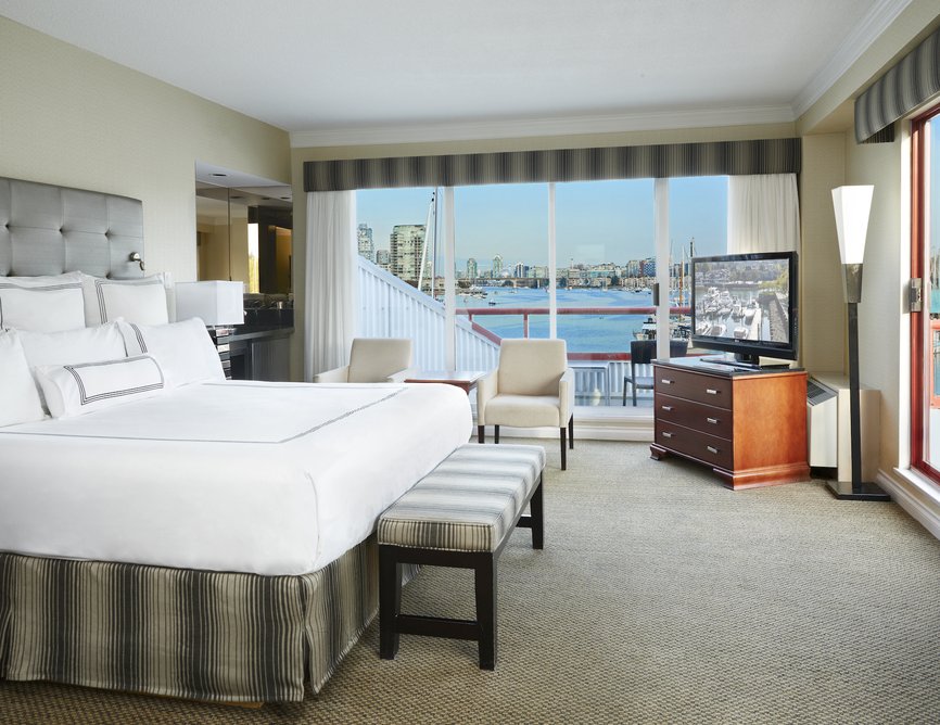 Vancouver hotel suite with waterfront view