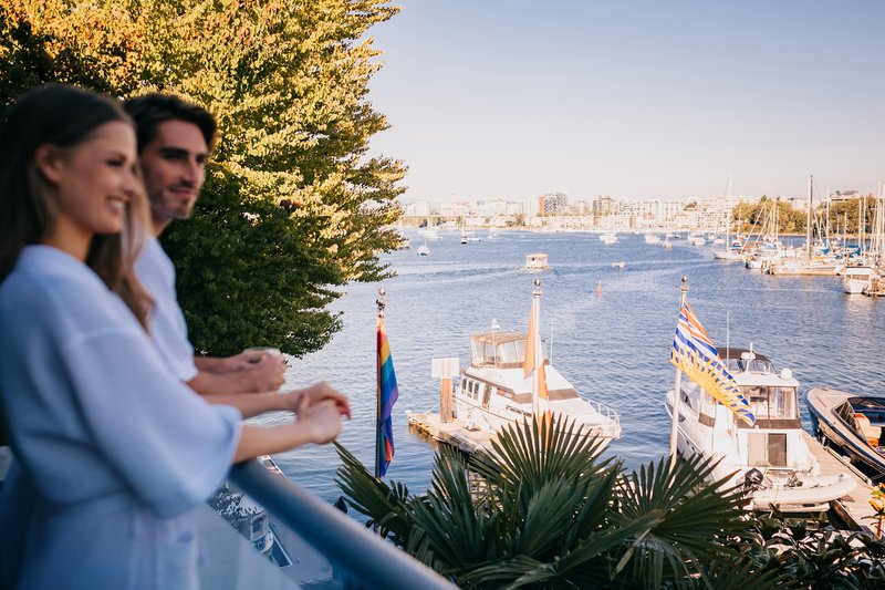 spring hotel deals  vancouver