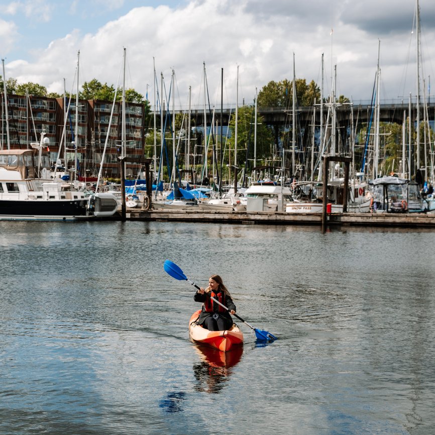 vancouver waterfront hotel kayak rentals